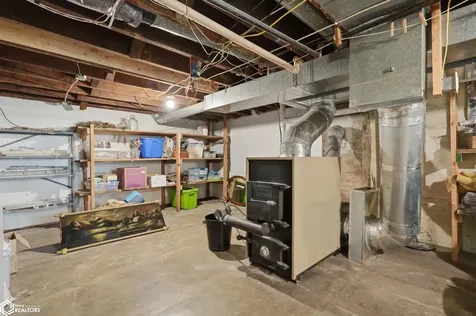 525 S Marion Avenue Washington IA 52353