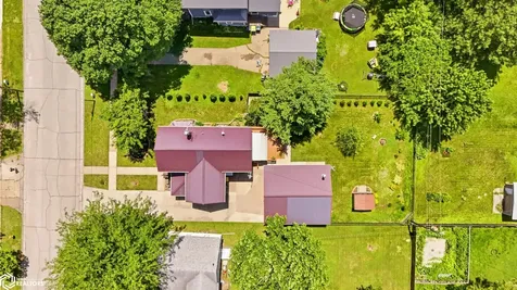 525 S Marion Avenue Washington IA 52353