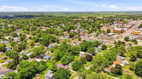 525 S Marion Avenue Washington IA 52353