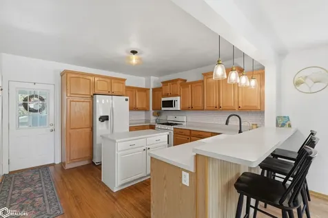 525 S Marion Avenue Washington IA 52353