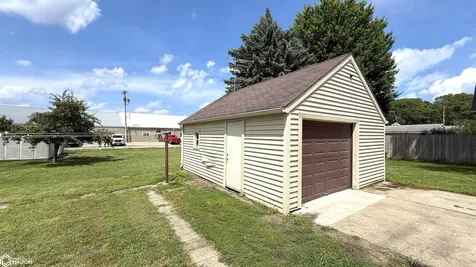 526 12th Street Mason City IA 50401