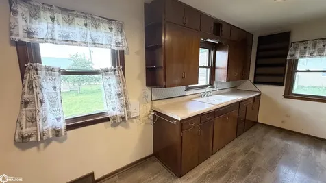 526 12th Street Mason City IA 50401