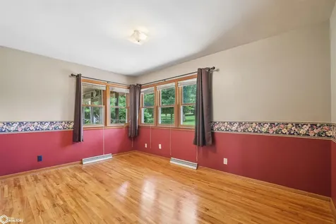 1966 Wallace Avenue Marshalltown IA 50158