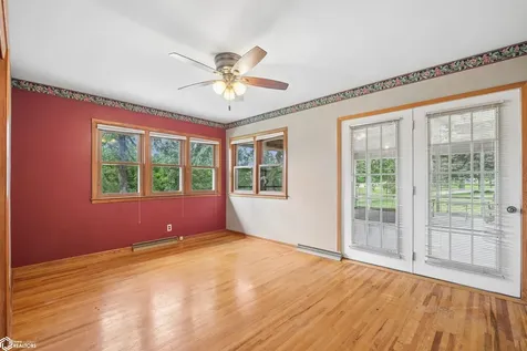 1966 Wallace Avenue Marshalltown IA 50158