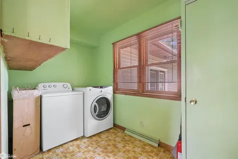 1966 Wallace Avenue Marshalltown IA 50158