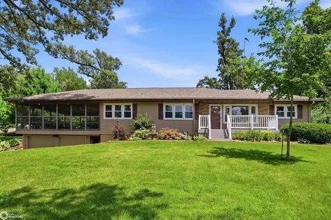 1966 Wallace Avenue Marshalltown IA 50158