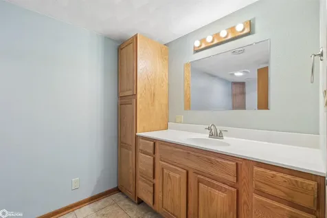 1966 Wallace Avenue Marshalltown IA 50158