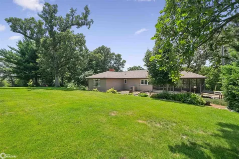 1966 Wallace Avenue Marshalltown IA 50158