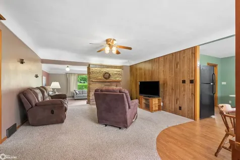 1966 Wallace Avenue Marshalltown IA 50158