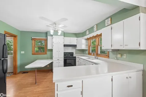 1966 Wallace Avenue Marshalltown IA 50158