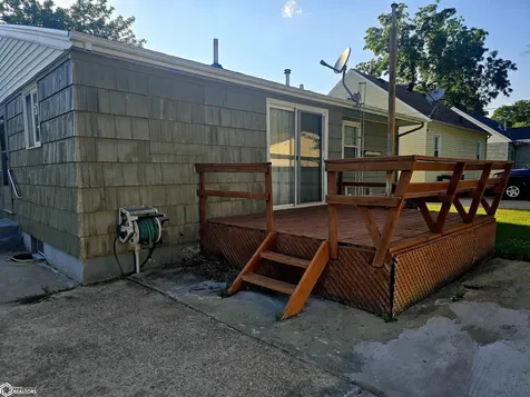911 N Polk Avenue Mason City IA 50401