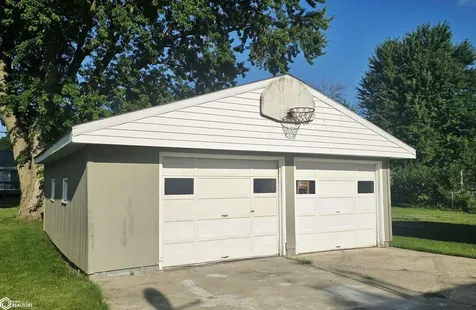 911 N Polk Avenue Mason City IA 50401