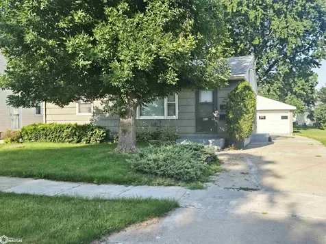 911 N Polk Avenue Mason City IA 50401