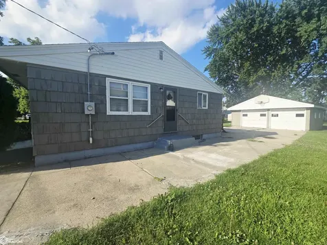 911 N Polk Avenue Mason City IA 50401