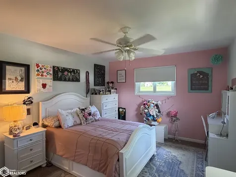 205 E Vine Street Toledo IA 52342
