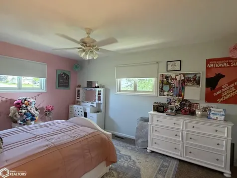 205 E Vine Street Toledo IA 52342