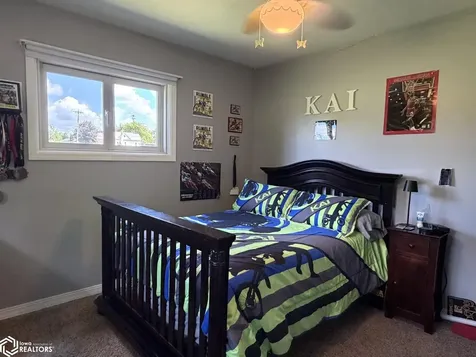 205 E Vine Street Toledo IA 52342