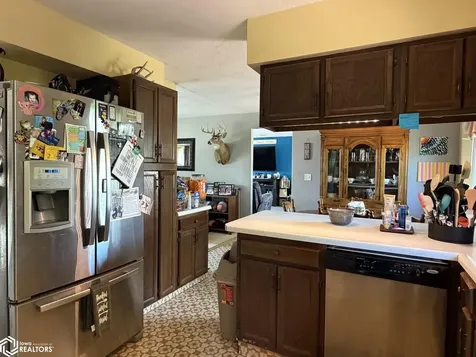 205 E Vine Street Toledo IA 52342
