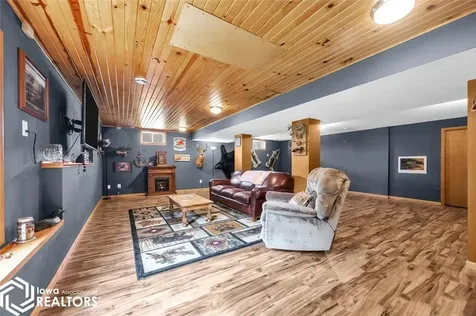 508 D Avenue Atkins IA 52206