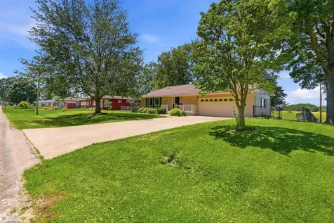 116 Orchard Lane New London IA 52645