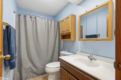2942 Country Acres Drive Danville IA 52623