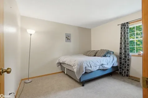 2942 Country Acres Drive Danville IA 52623