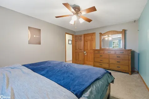 2942 Country Acres Drive Danville IA 52623