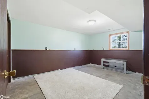 2942 Country Acres Drive Danville IA 52623