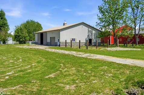 2942 Country Acres Drive Danville IA 52623