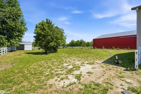 2942 Country Acres Drive Danville IA 52623