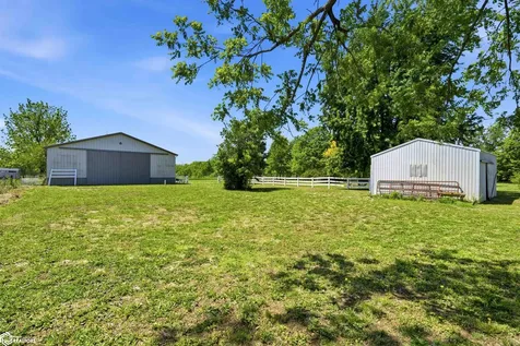 2942 Country Acres Drive Danville IA 52623