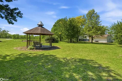 2942 Country Acres Drive Danville IA 52623