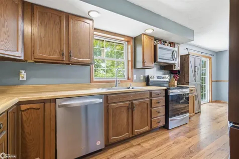 2942 Country Acres Drive Danville IA 52623
