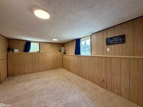 911 S 7th Avenue Marshalltown IA 50158