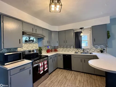 911 S 7th Avenue Marshalltown IA 50158