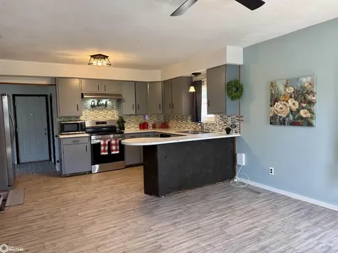 911 S 7th Avenue Marshalltown IA 50158