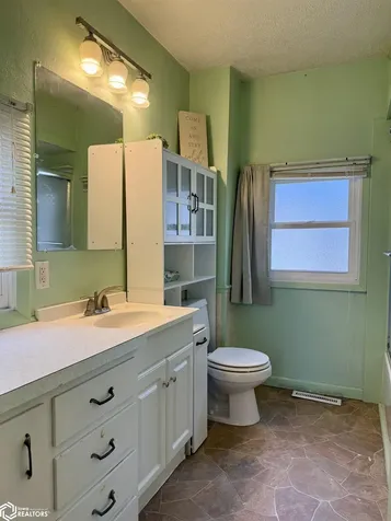 911 S 7th Avenue Marshalltown IA 50158