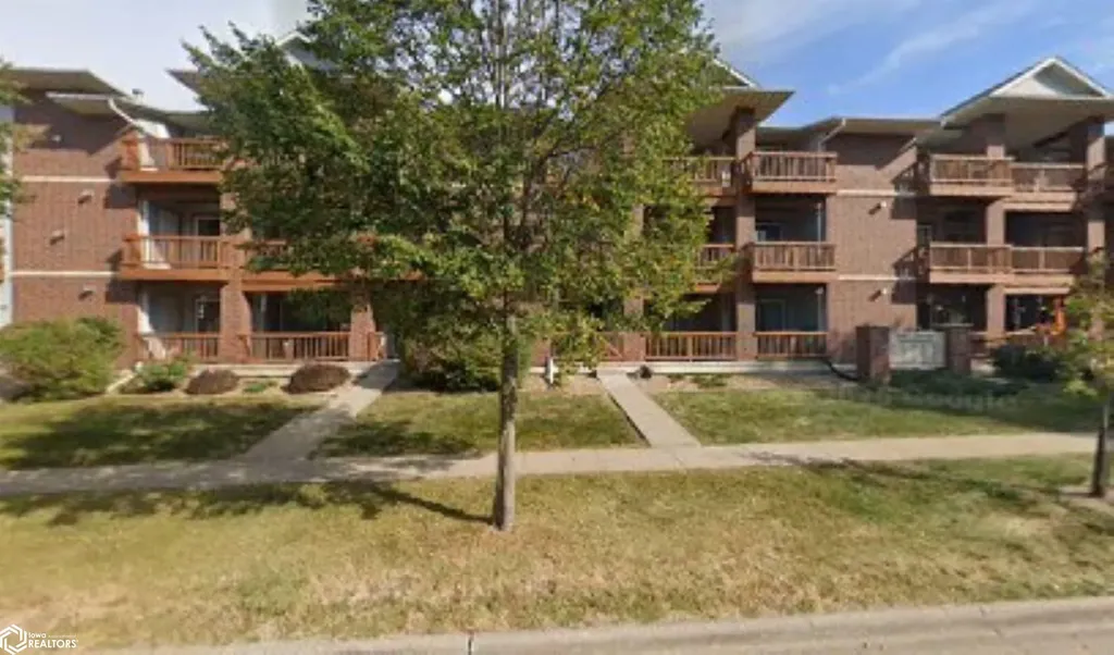534 Westside Drive Iowa City IA 52246
