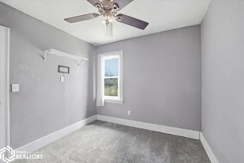 1518 11th Street Eldora IA 50627