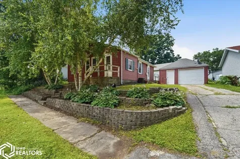 1518 11th Street Eldora IA 50627