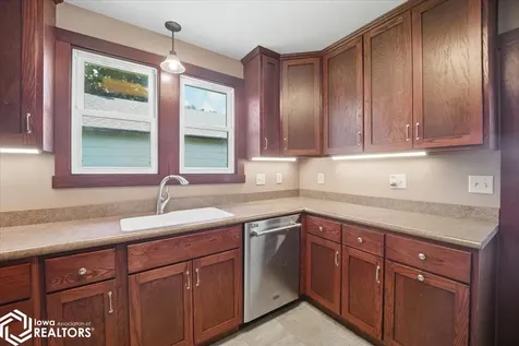 1518 11th Street Eldora IA 50627