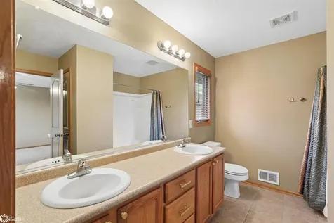 506 Carson Drive Marshalltown IA 50158