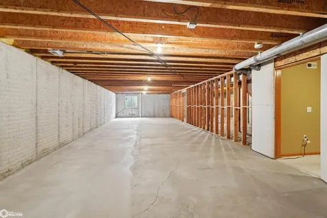 506 Carson Drive Marshalltown IA 50158
