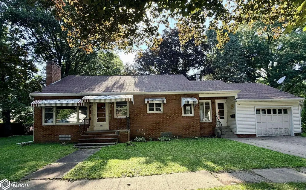 115 S 6th Street Wapello IA 52653
