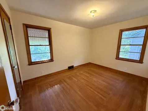 115 S 6th Street Wapello IA 52653
