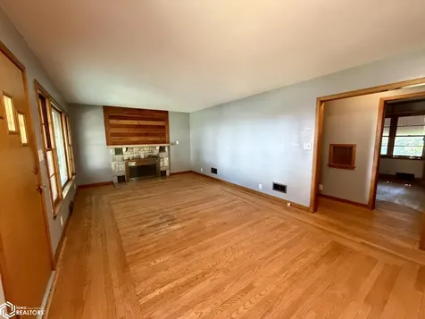 115 S 6th Street Wapello IA 52653