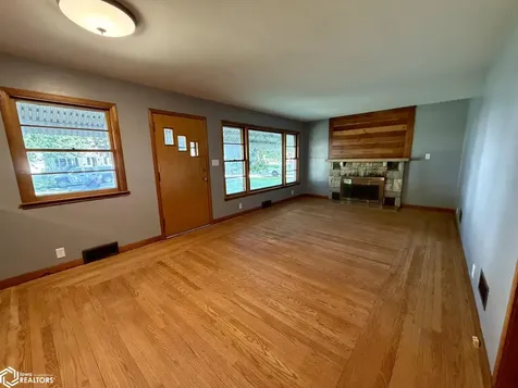 115 S 6th Street Wapello IA 52653