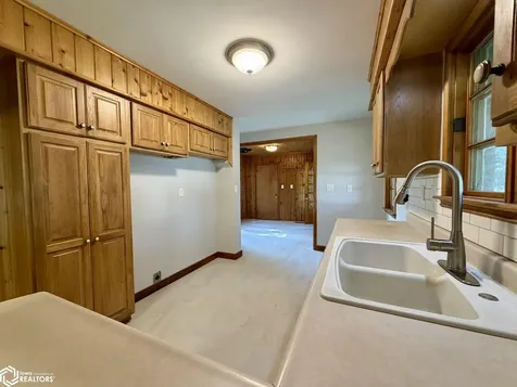 115 S 6th Street Wapello IA 52653