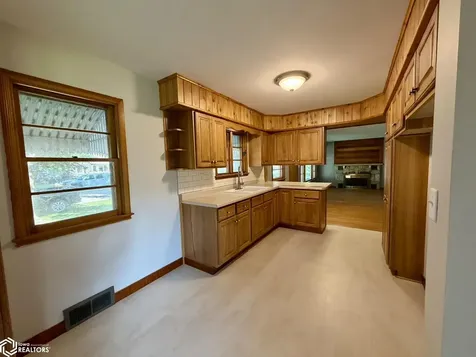 115 S 6th Street Wapello IA 52653