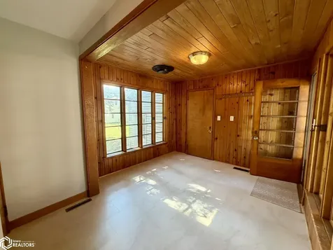 115 S 6th Street Wapello IA 52653
